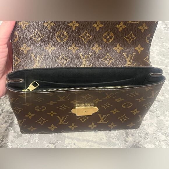 LOUIS VUITTON ST. PLACIDE - Picture 4 of 11